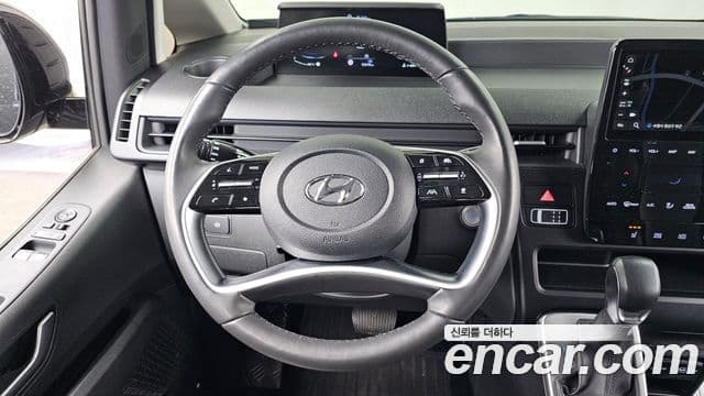 Hyundai Staria Modern, 2023 13
