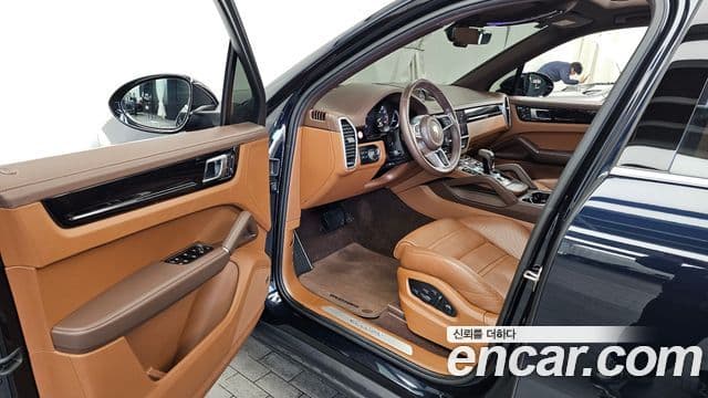 Porsche Cayenne (PO536) 3.0 E-гибрид, 2022 10