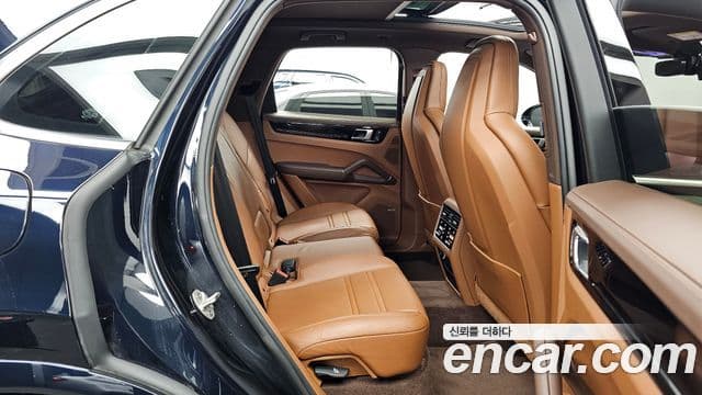 Porsche Cayenne (PO536) 3.0 E-гибрид, 2022 12