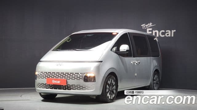 Hyundai Staria Modern, 2023 1