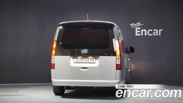 Hyundai Staria Modern, 2023 4