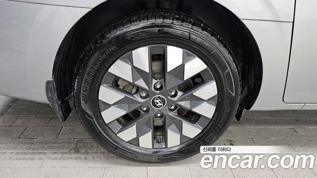 Hyundai Staria Modern, 2023 все фото