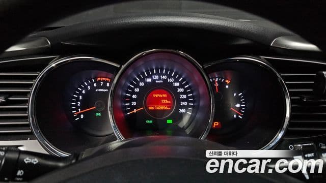 Kia K5 Special, 2013 8