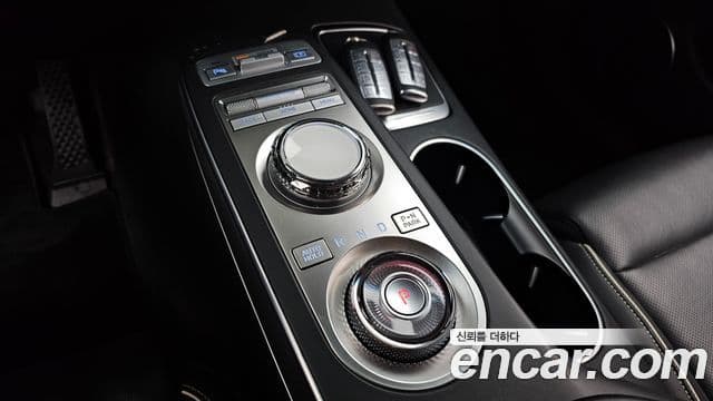 Genesis electrified GV70 e-AWD, 2022 9