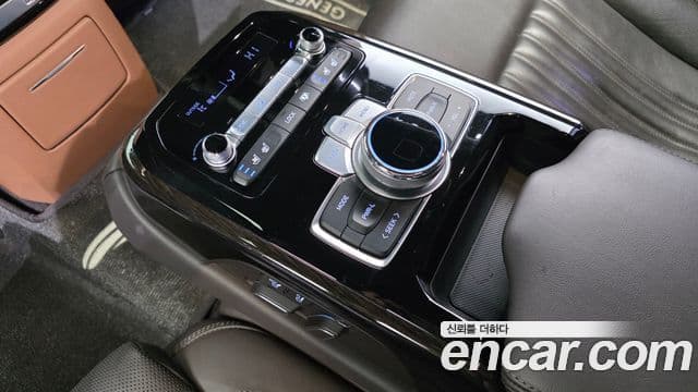 Genesis G90 Premium Luxury, 2019 18