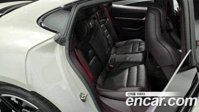 Porsche 타이칸 4S, 2021 12