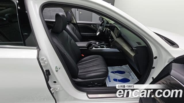 Kia K8 Trendy(арендный автомобиль), 2023 12