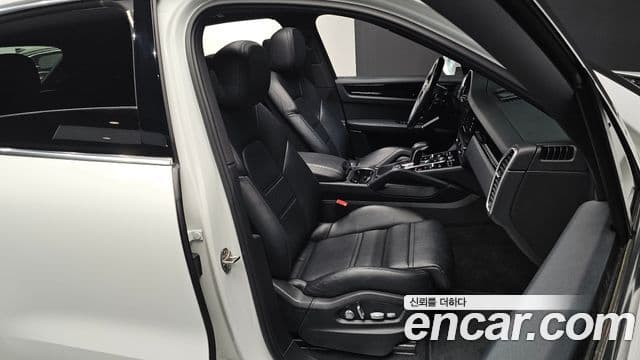 Porsche Cayenne (PO536), 2021 10