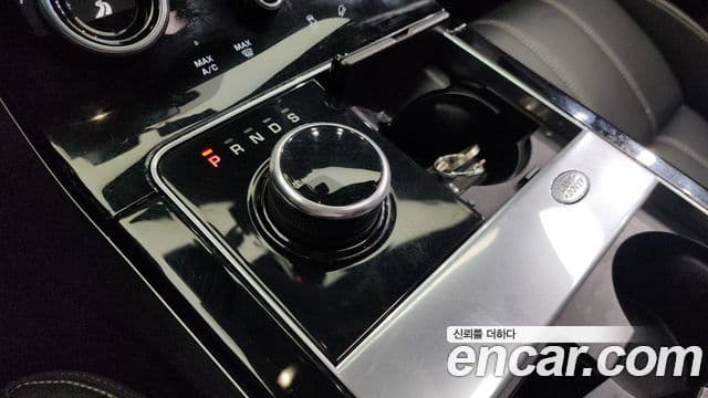 Land Rover Range Rover Velar 3.0 D300 R-Dynamic SE, 2018 9