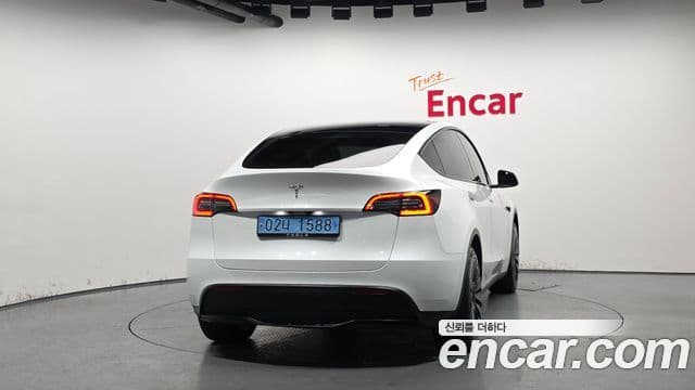Tesla модель Y, 2024 4
