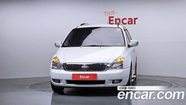 Kia Carnival R Premium, 2013 3