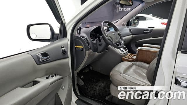 Kia Carnival R Premium, 2013 11