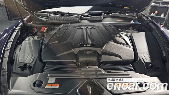 Bentley Bentayga 4.0 V8, 2022 6