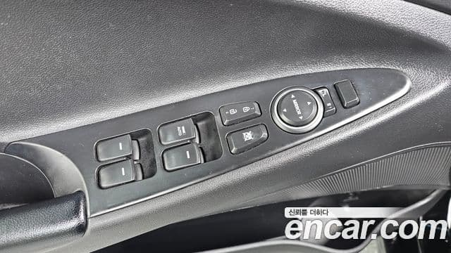 Hyundai YF Sonata LPI top, 2012 16