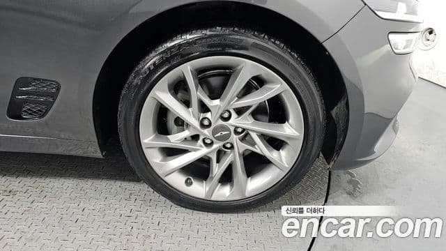 Genesis The / новый New G70, 2021 все фото