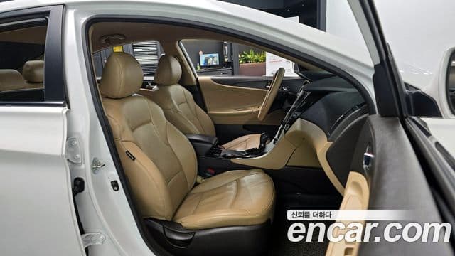 Hyundai YF Sonata экспортная версия, 2011 10