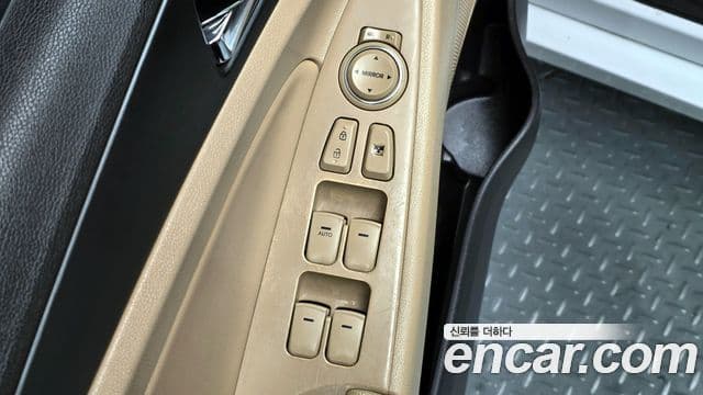 Hyundai YF Sonata экспортная версия, 2011 18