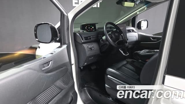 Hyundai Staria Modern, 2023 10