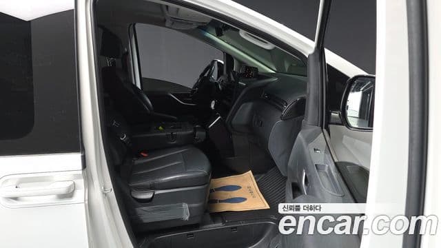 Hyundai Staria Modern, 2023 11