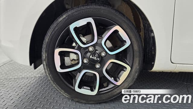 Kia The / новый New Ray Signature, 2022 все фото