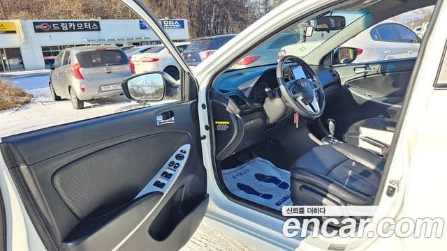 Hyundai Accent(новый кузов / новое поколение) Premier, 2012 10