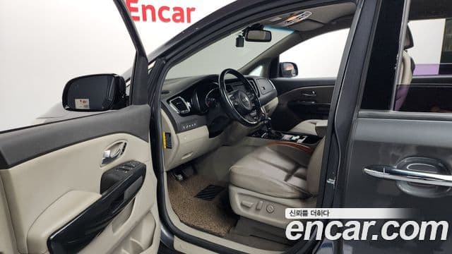 Kia All New Carnival Noblesse, 2015 10