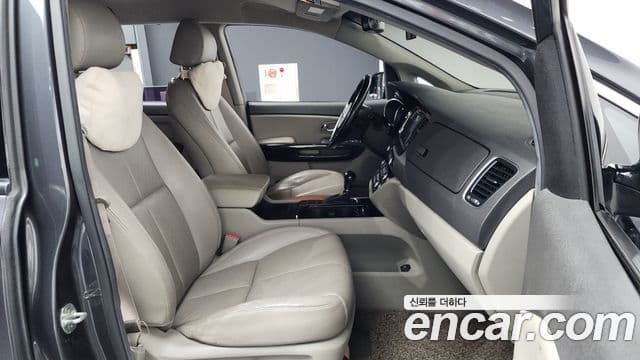 Kia All New Carnival Noblesse, 2015 11