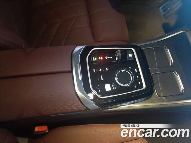 BMW 7시리즈 (G70) 740i xDrive M Sport, 2024 все фото