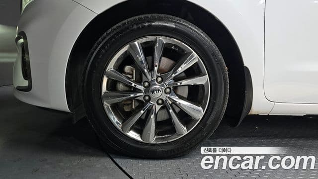 Kia The / новый New Carnival Prestige, 2019 все фото