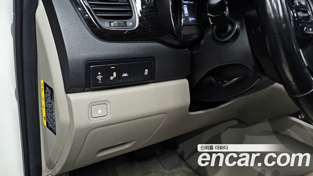 Kia The / новый New Carnival Prestige, 2019 16