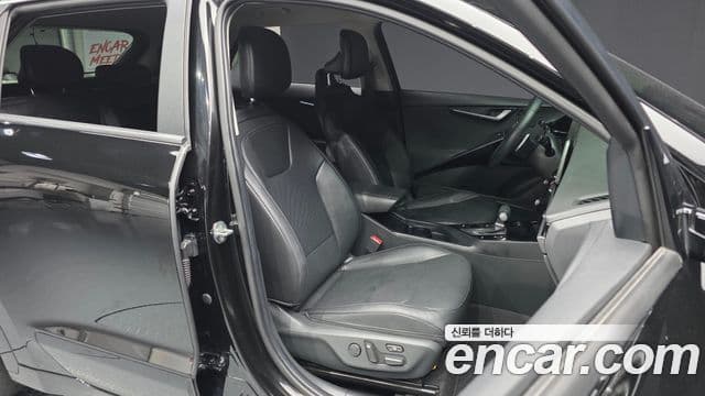 Kia D All New Niro Prestige, 2023 10