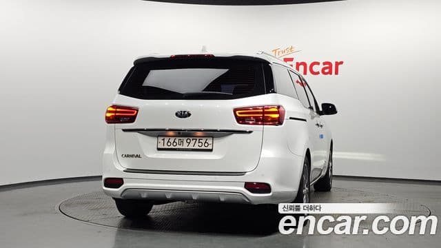 Kia The / новый New Carnival Noblesse, 2019 4