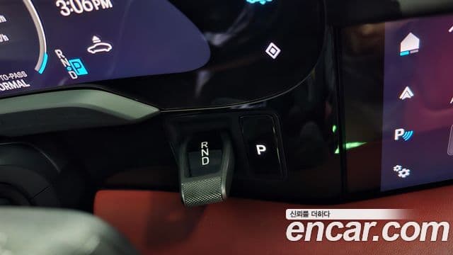 Porsche 타이칸 4S, 2025 9