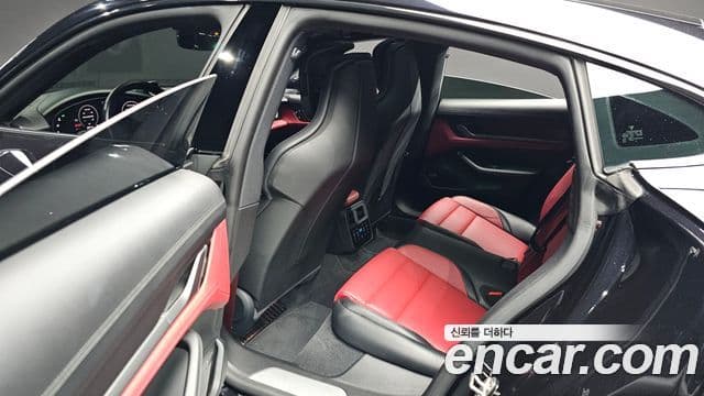 Porsche 타이칸 4S, 2025 11