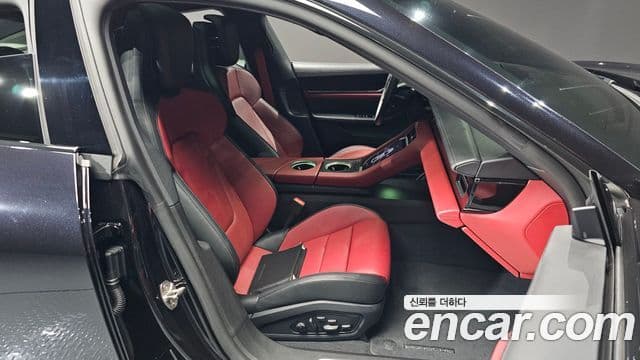 Porsche 타이칸 4S, 2025 12