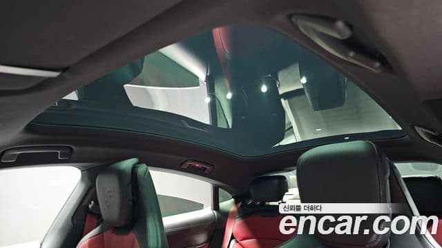 Porsche 타이칸 4S, 2025 18