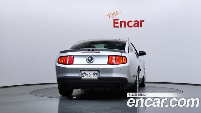 Ford Mustang купе, 2011 4