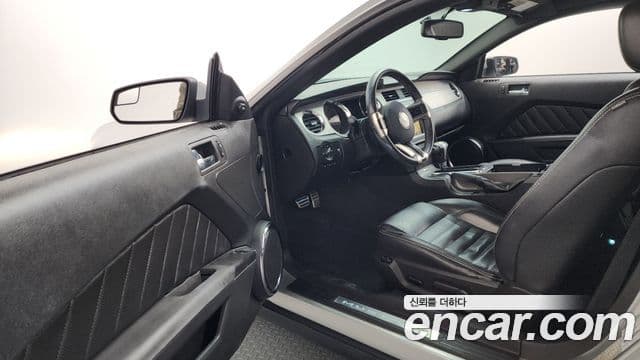 Ford Mustang купе, 2011 10