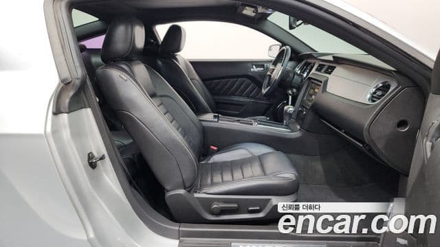 Ford Mustang купе, 2011 11