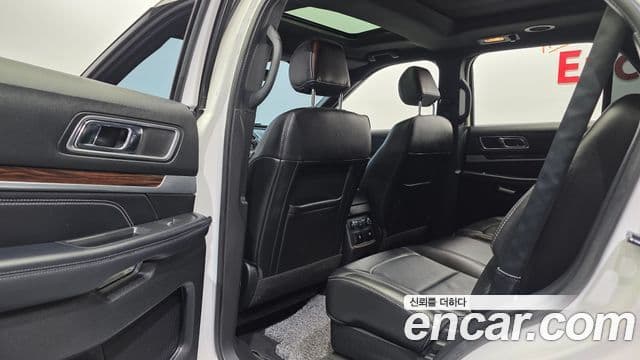 Ford Explorer 5세대, 2017 17