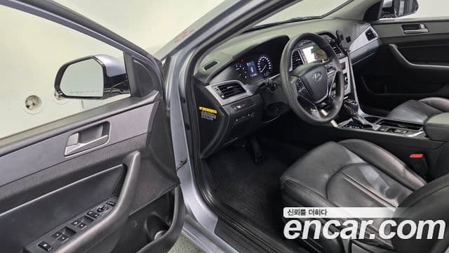 Hyundai LF Sonata Special, 2017 12