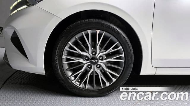 Kia The / новый New K3 2세대 Signature, 2022 все фото