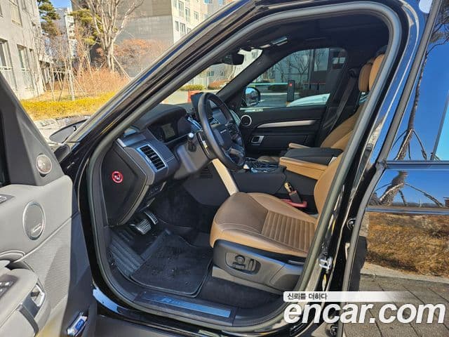 Land Rover Discovery 5 D300 R-Dynamic HSE, 2023 8