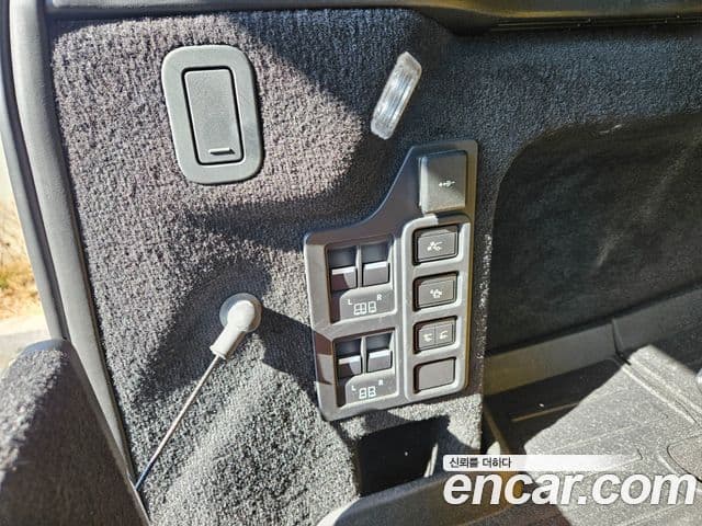 Land Rover Discovery 5 D300 R-Dynamic HSE, 2023 14