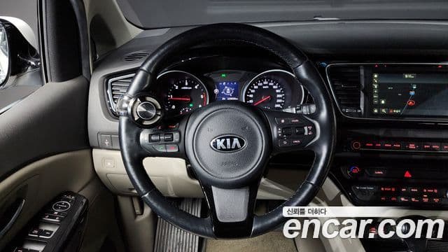 Kia All New Carnival Prestige, 2015 13