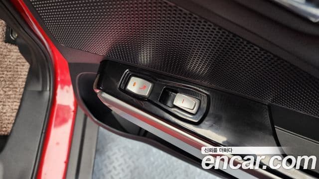 KG모빌리티(SsangYong) Tivoli топовая версия, 2015 19