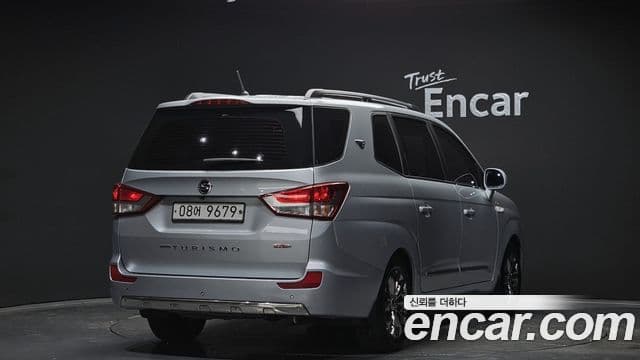 KG모빌리티(SsangYong) Korando 투리스모 4WD TX 9인승, 2018 2