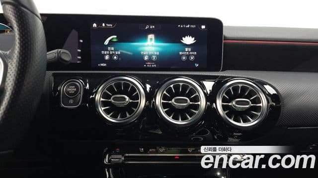 Mercedes-Benz A-класс W177 A220 седан, 2020 14