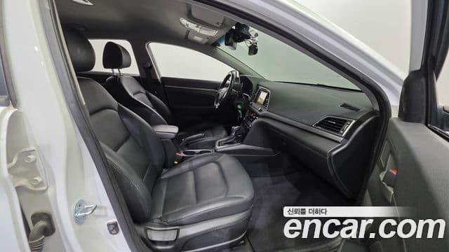 Hyundai Avante AD 1.6 GDI Smart, 2016 10