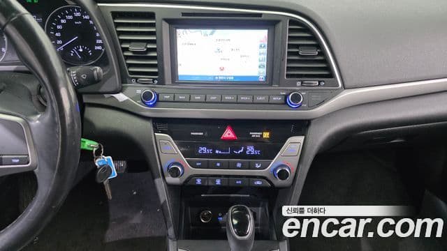 Hyundai Avante AD 1.6 GDI Smart, 2016 15